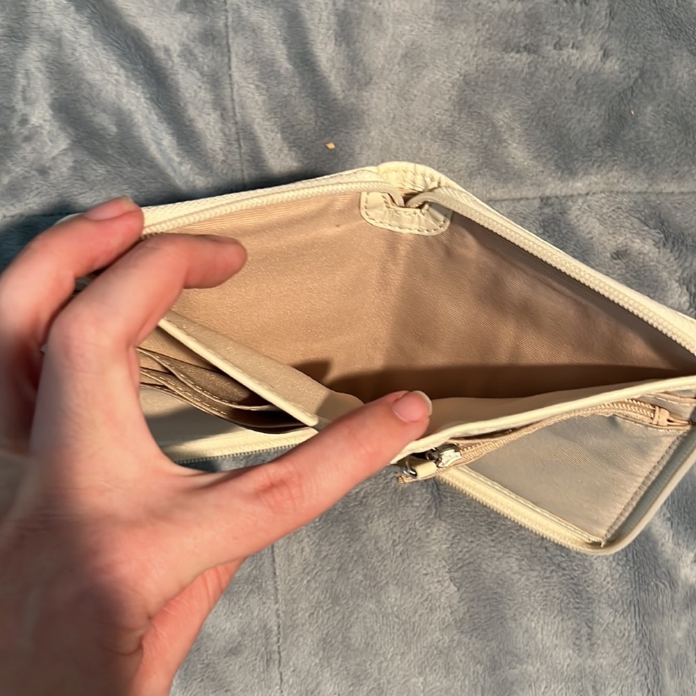 COACH Daisy Signature Kaleidoscope medium wallet - Picture 4 of 8